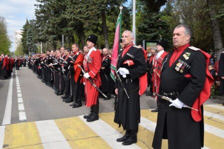 Мостовские казаки приняли участие в параде на главной площади краевой столицы 25