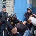 В поселке Мостовском сотрудники вневедомственной охраны по «горячим следам» задержали подозреваемых в краже 5
