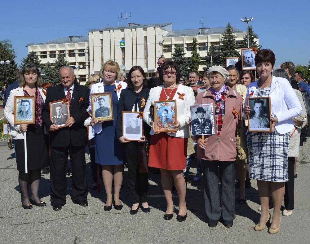 Жители Мостовского района торжественно отпраздновали 71-ю годовщину Победы в Великой Отечественной войне 17