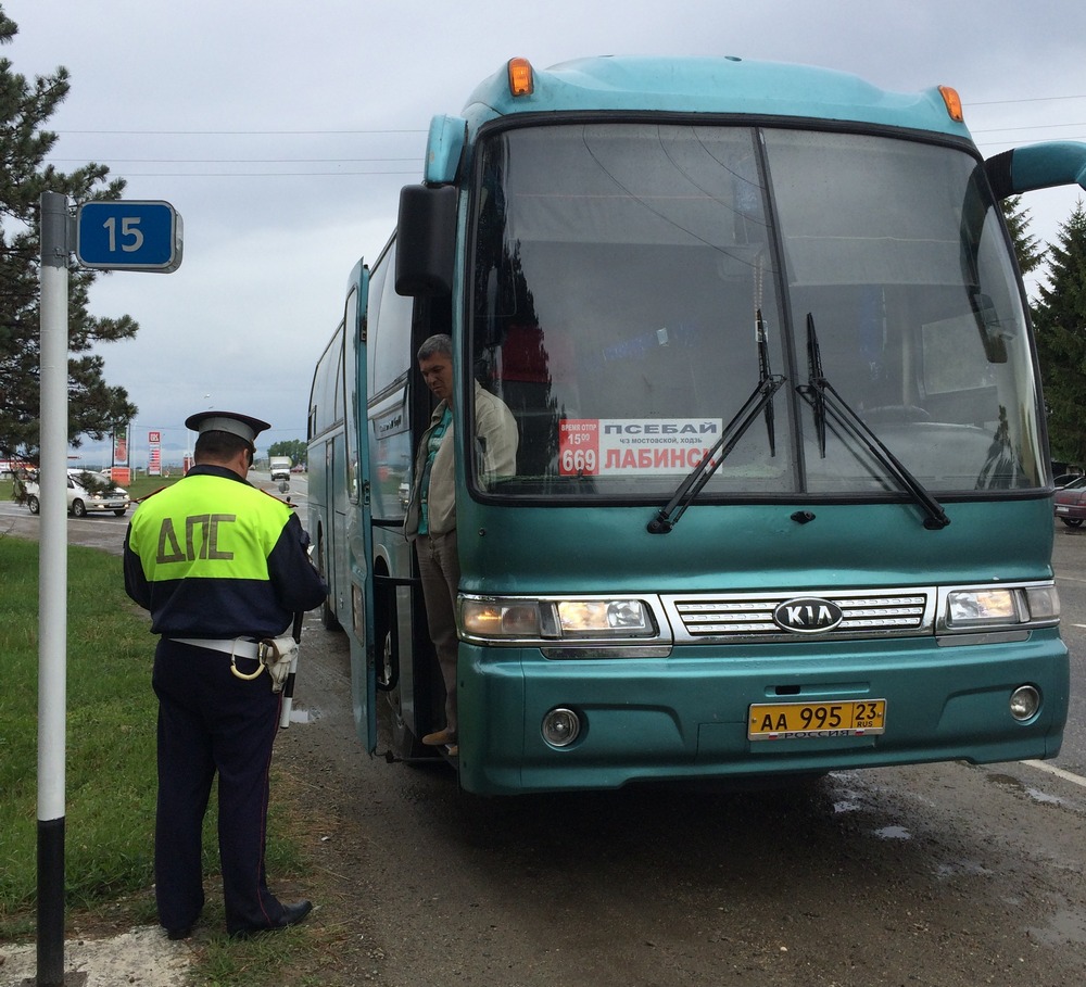 Месячник дорожной безопасности и операция «Автобус» призваны улучшить ситуацию на дорогах района 3