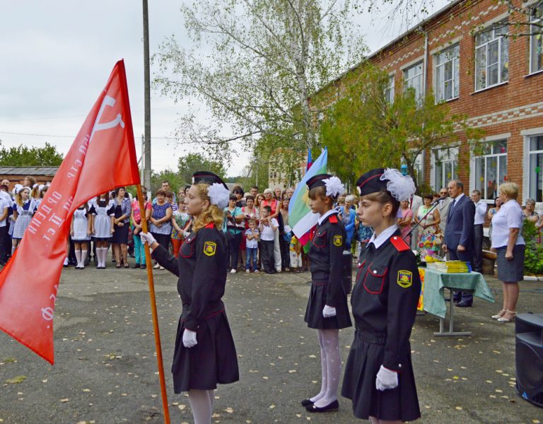 День знаний торжественно отпраздновали во всех школах Мостовского района 5