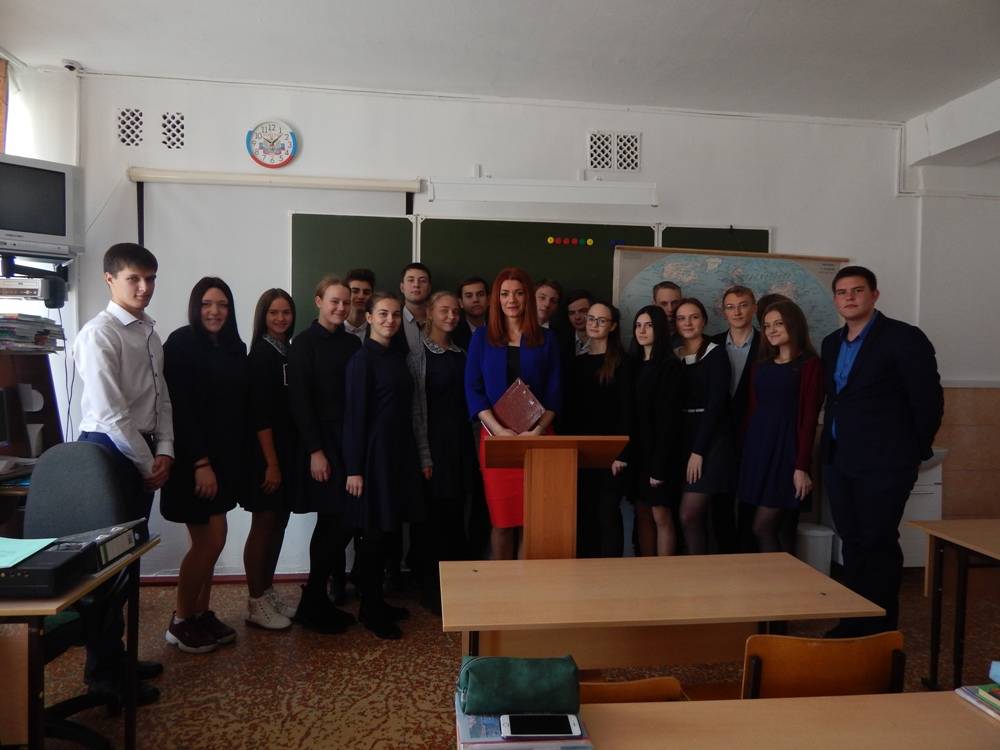 В поселке Мостовском прошел открытый урок по теме «Электоральная активность молодежи» 13