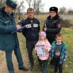 В Мостовском районе полицейские проводят профилактические рейды по неблагополучным семьям 23