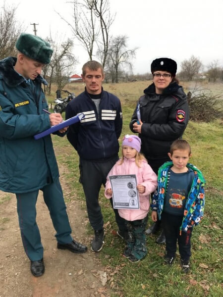 В Мостовском районе полицейские проводят профилактические рейды по неблагополучным семьям 13