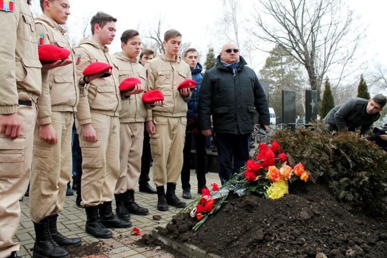 Лётчиков, разбившихся в 1945 году под хутором Славянским Мостовского района, проводили в последний путь