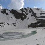 Дайверы в Мостовском районе установили мировой рекорд по погружению в замерзшее горное озеро 23