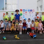В Мостовском районе полицейские и общественники организовали для дошкольников игровую программу на знание ПДД 5