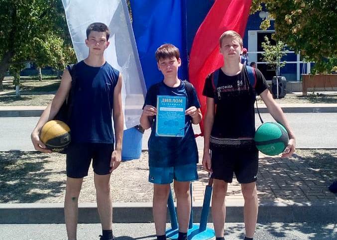 Мостовчане завоевали серебро на турнире по стритболу 1