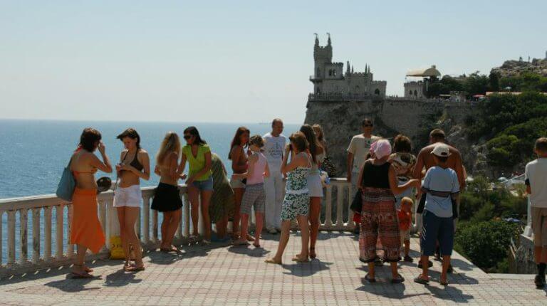 Российские туристы признались, что омрачает их отдых на курортах Краснодарского края и Крыма 1