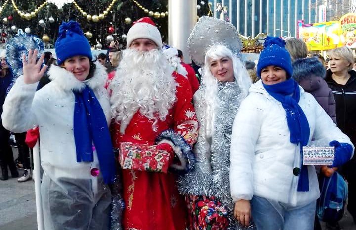 Работники беноковского Дома культуры приняли участие в краевом параде Дедов Морозов 1