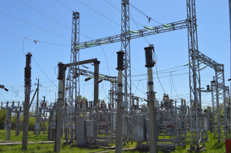 Лабинские электрические сети приступили к ремонту подстанции, снабжающей электричеством населенные пункты Мостовского городского поселения 1