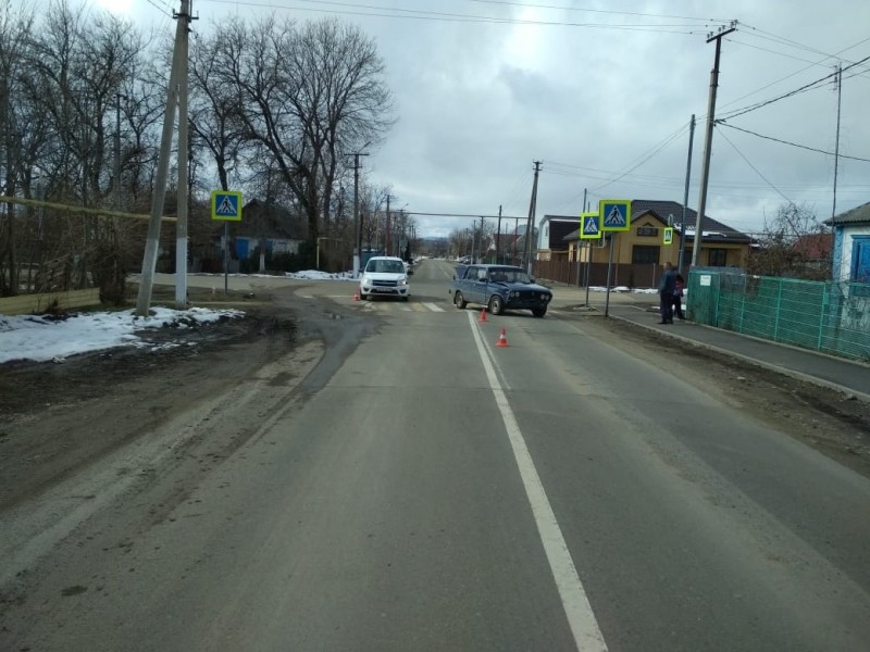 2 марта в Мостовском районе произошло два ДТП, в которых пострадали люди