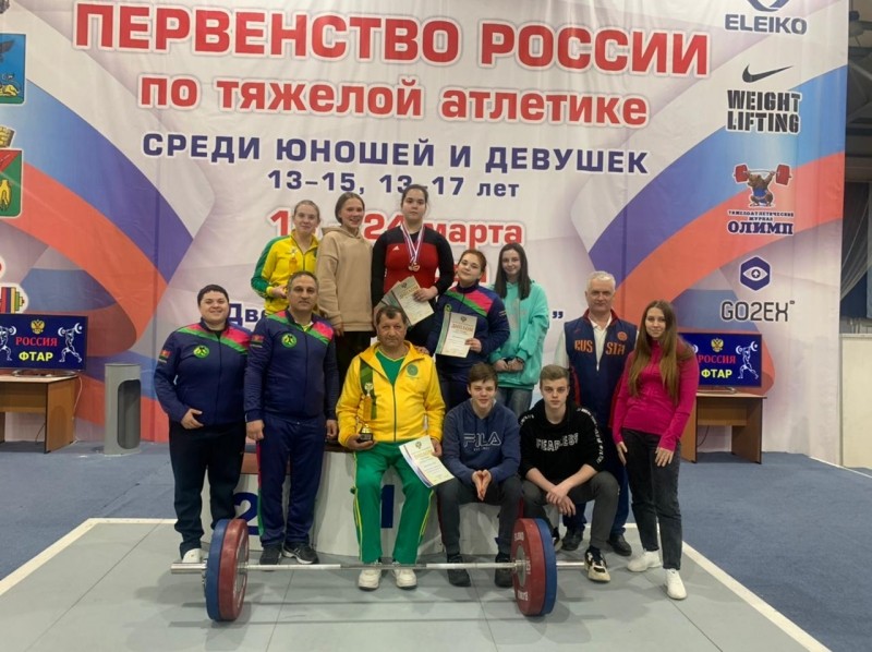 Тяжелоатлеты из спортшколы «Юность» помогли команде края завоевать серебро на первенстве России 1