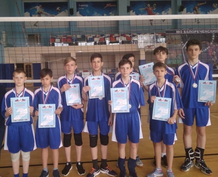 Мостовские волейболисты завоевали серебро в открытом турнире Белореченска