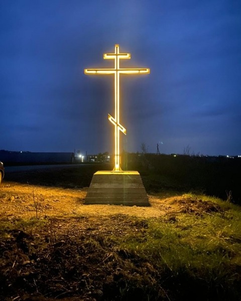 На въезде в село Беноково появился поклонный крест 3