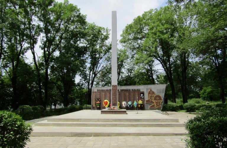 В Мостовском районе восстановили два воинских захоронения 1