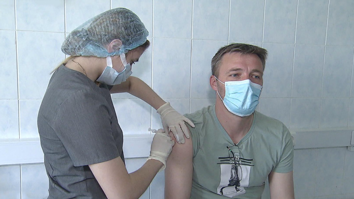 В Мостовском районе полную вакцинацию от коронавируса прошли 15 060 человек 1