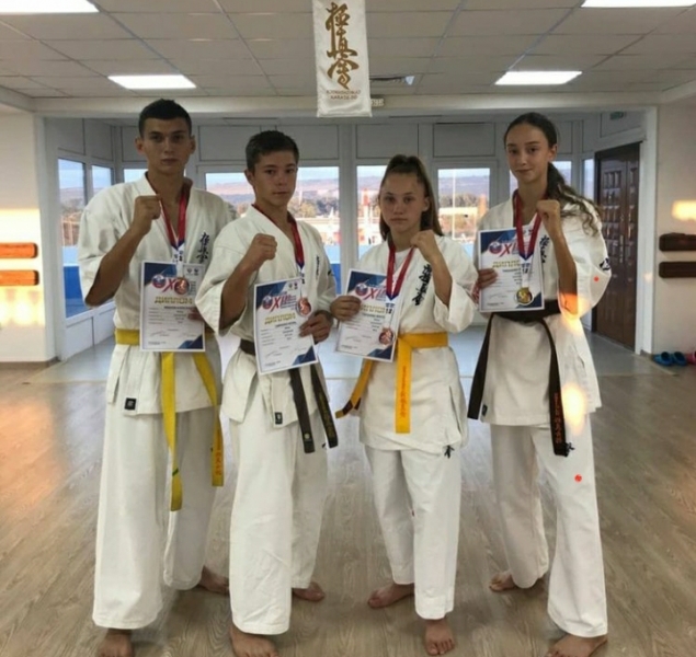 На XIII Всероссийских юношеских играх боевых искусств в Анапе мостовские каратисты вошли в число лучших 3