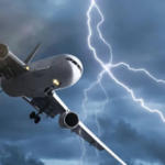 Самолет авиакомпании Azur Air рейса Екатеринбург — Сочи экстренно приземлился в Краснодаре из-за удара молнии 3