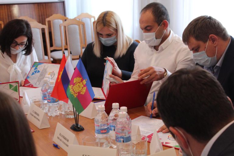 Председатели Советов молодых депутатов Восточной зоны Кубани подписали Соглашение о сотрудничестве и взаимодействии 1