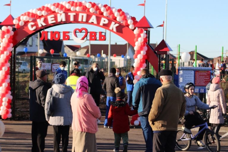 Новый современный парк открылся в поселке Мостовском