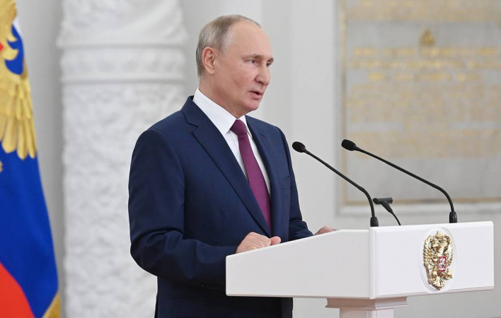 Президент России Владимир Путин подписал закон, согласно которому материнский капитал в РФ будет проиндексирован в 2022 году не 1 января, а 1 февраля по фактической инфляции