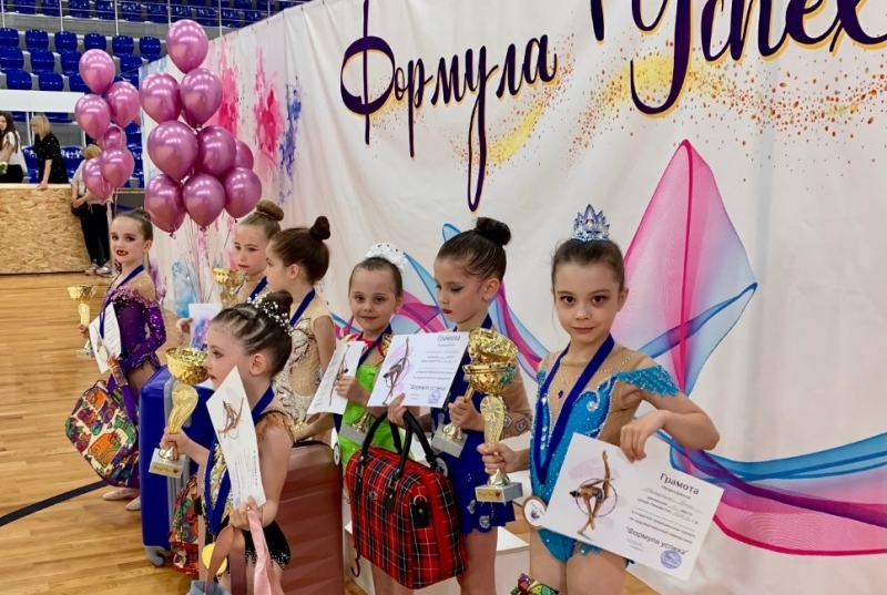Команда гимнасток мостовской ДЮСШ «Юность» успешно выступила на соревнованиях в Ставрополе