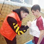 Данил Пруцев в мостовской школе № 2 провёл мастер-класс для юных футболистов 19