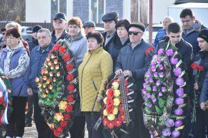 Митинг, посвящённый Дню памяти погибших в вооруженном конфликте в Чеченской Республике, прошёл сегодня в посёлке Мостовском у мемориала погибшим воинам-интернационалистам. 5