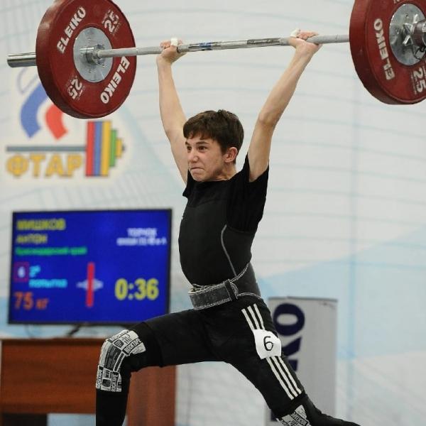 Мостовчанин Антон Мишков успешно выступил в кубке Краснодарского края по тяжёлой атлетике