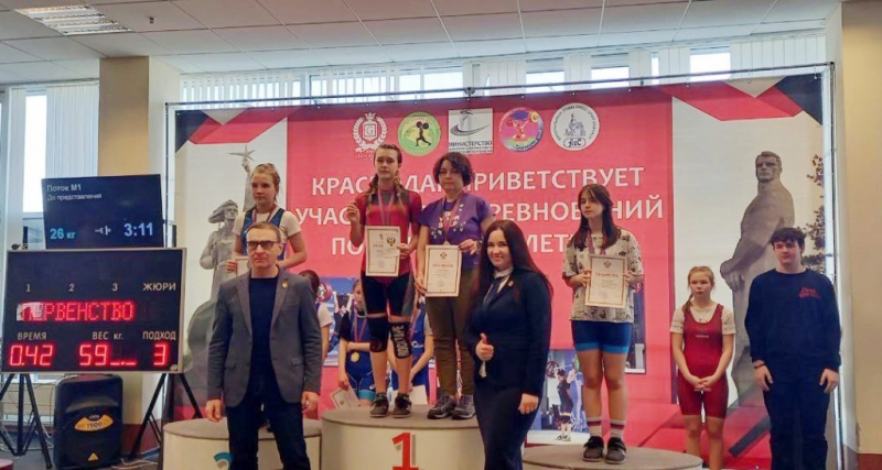 Мостовчанка Елизавета Цемкало победила в первенстве края по тяжёлой атлетике
