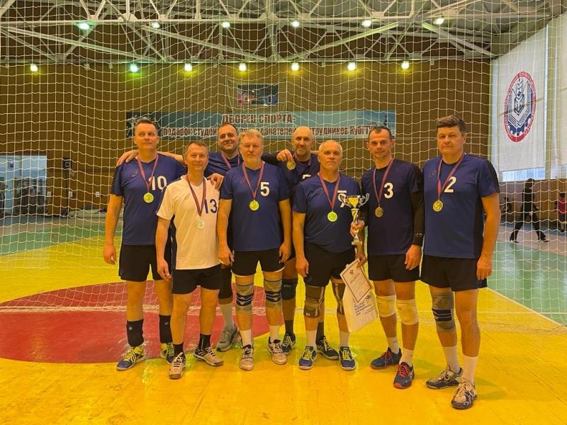 Мостовская команда ветеранов победила в кубке края по волейболу