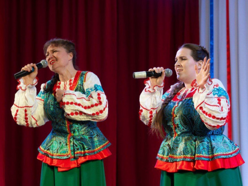 Благотворительный концерт преподавателей «Своих не бросаем» прошёл в актовом зале Мостовской детской школы искусств