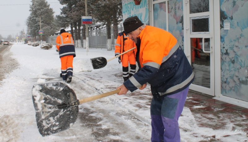 Мостовский район вновь оказался во власти снегопада