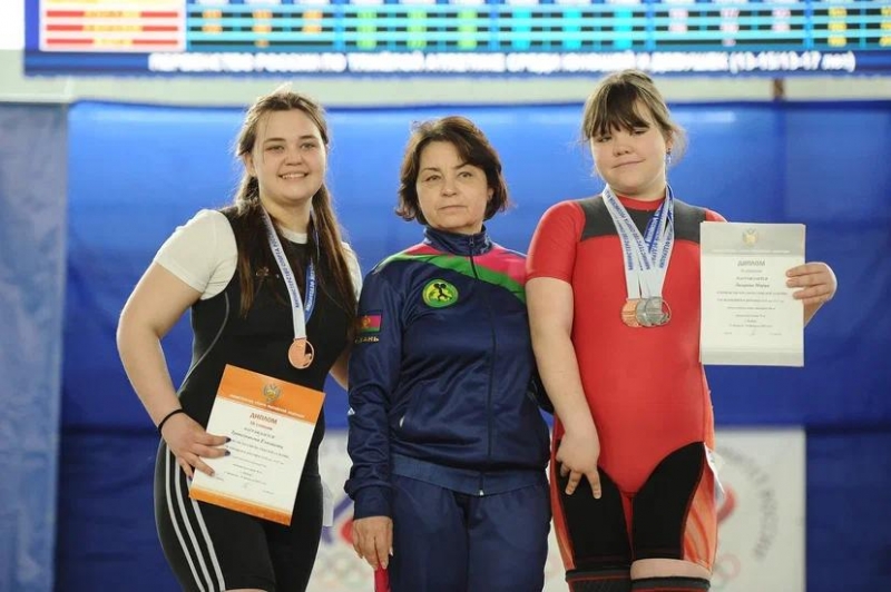 Мостовские спортсменки успешно приняли участие в первенстве России по тяжёлой атлетике среди девушек 13-17 лет в Выборге 3