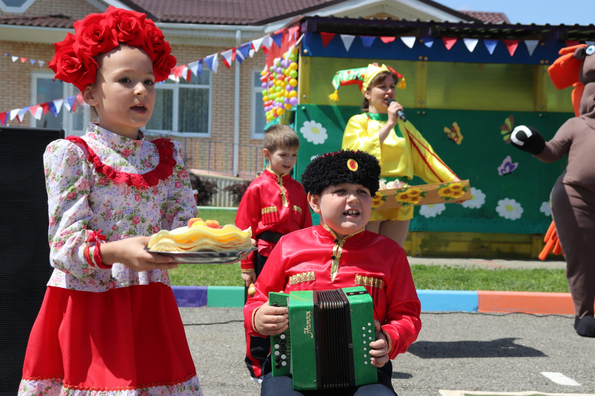 В Мостовском районе детсадовцев приобщают к культурным традициям и историческому наследию 1