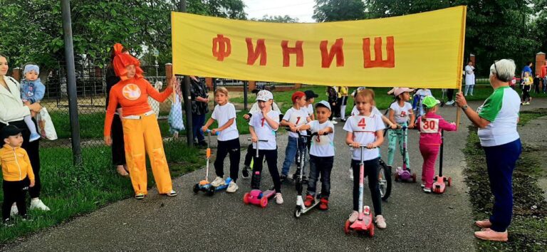 В детском саду «Берёзка» посёлка Мостовского прошёл спортивный праздник «Мой друг — велосипед!»