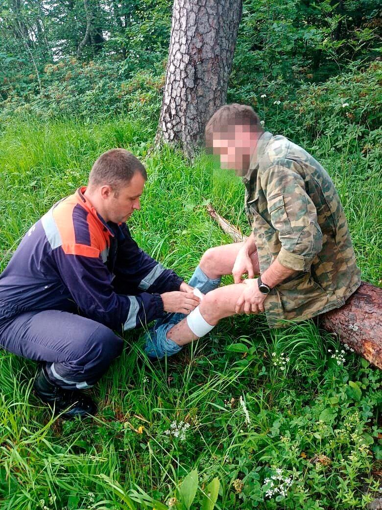 Спасатели Псебайского отряда преодолели трудности горно-лесистой местности, чтобы спасти жизнь туриста из Астрахани. 1