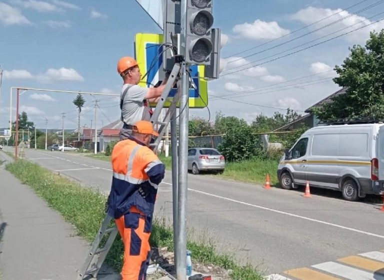 В посёлке Мостовском заработали светофоры на перекрёстках Горького-Трудовая и Кооперативная-Боженко