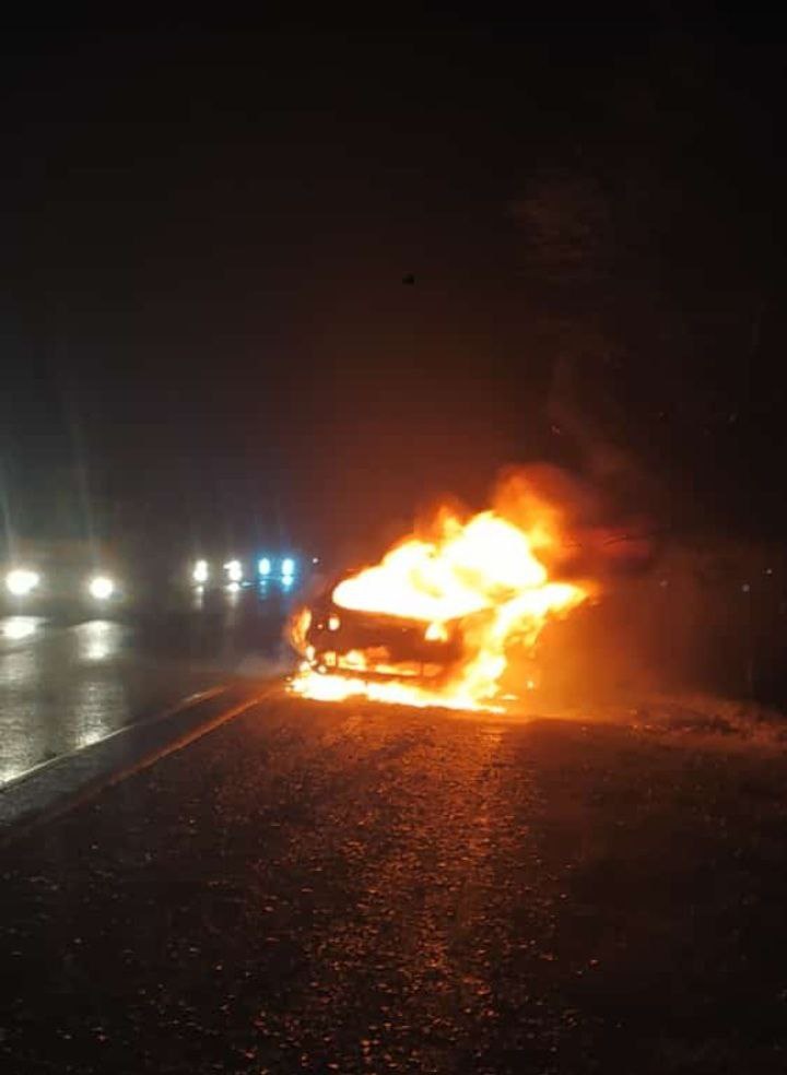На трассе в хуторе Северном Мостовского района 16 ноября сгорел автомобиль 23