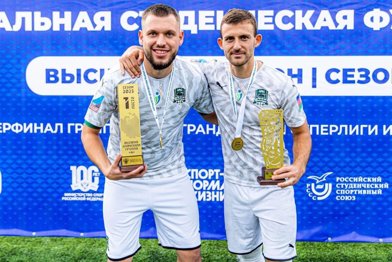 Мостовчанин Александр Никулин стал двухкратным чемпионом России по футболу в соревнованиях среди студенческих команд. 1