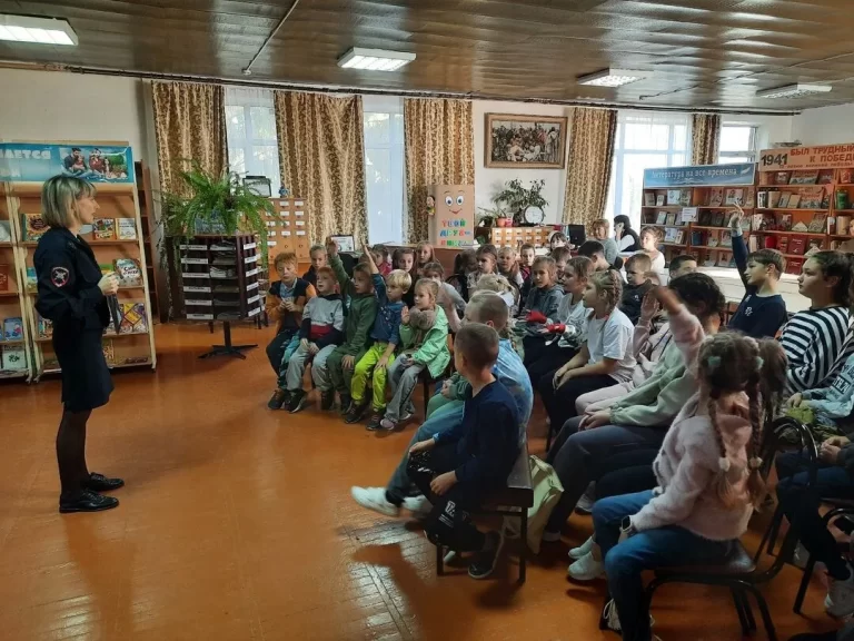 В п. Мостовской было проведено мероприятие по предупреждению детского дорожно-транспортного травматизма