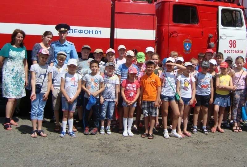 Мостовские огнеборцы провели экскурсию для детей 13