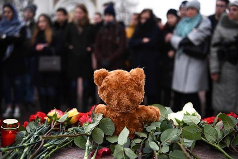 В Мостовском пройдёт траурный митинг в память о жертвах кемеровской трагедии 1
