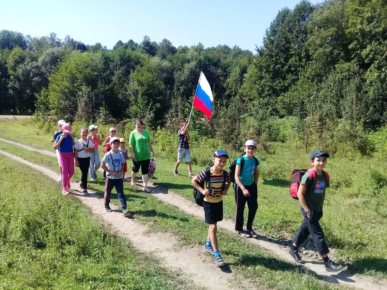 В школах Мостовского района отметили День Государственного флага России 13