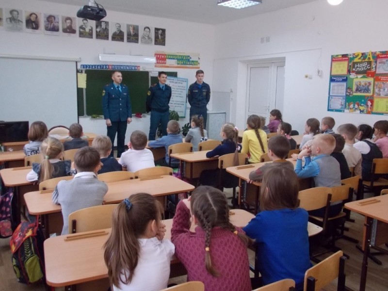 В Мостовском районе провели учебное занятие со школьниками 1